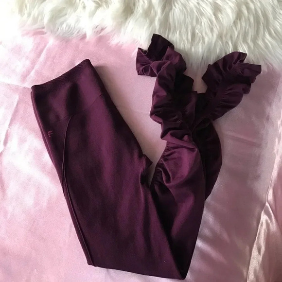 Raspberry color HighWaisted SeamlessRuched Legging - Picture 8 of 8